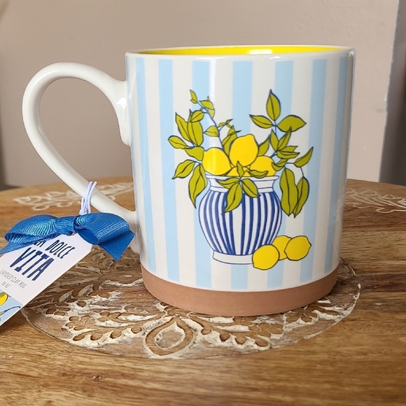 Striped Mug with Lemon Design - Picture 4 of 7